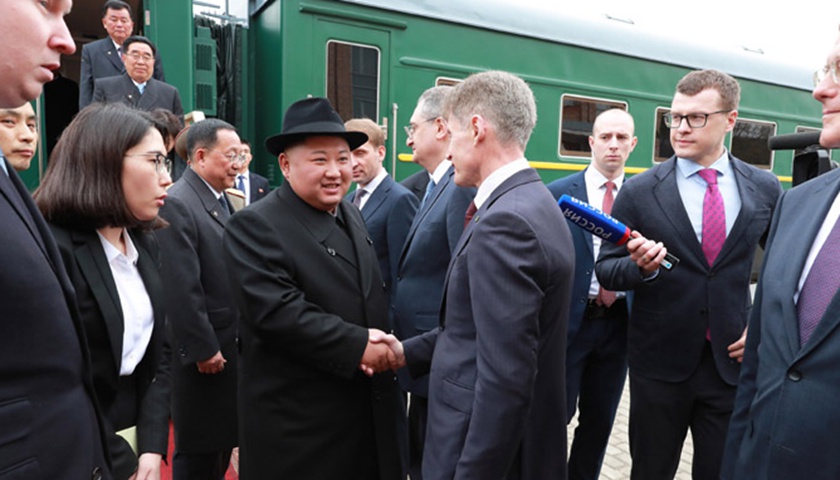 金正恩乘专列来华金正恩乘专列来华，朝鲜领导人的访问与中国关系的新篇章